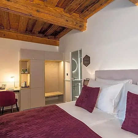 Heritage Szálloda 4*